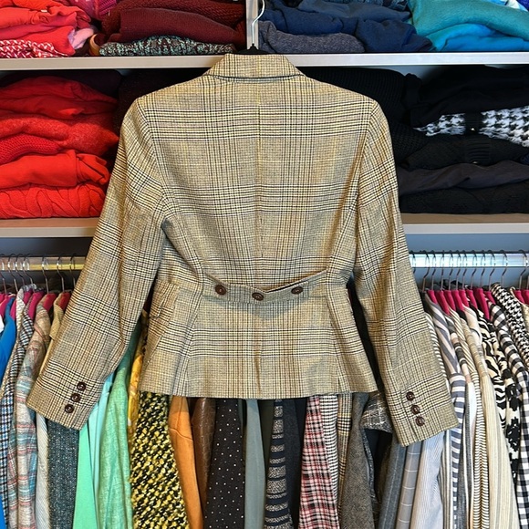 Anne Klein tan/gray/purple plaid 2 pocket 3 button closure back slit blazer 4P - Picture 3 of 3